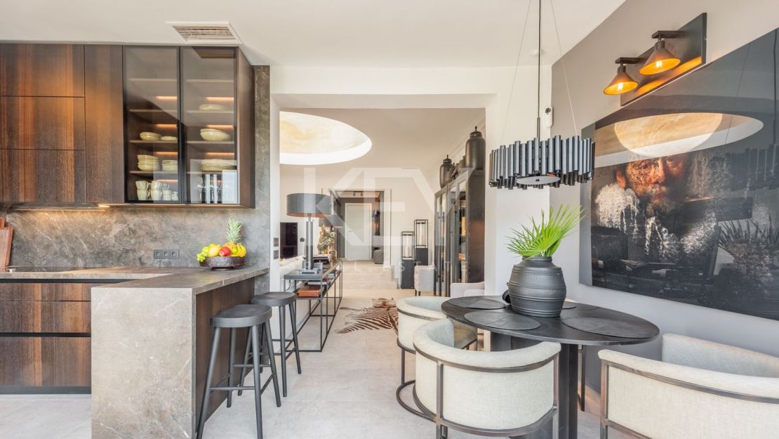 Современный таунхаус с панорамным видом на Золотую Милю Марбельи