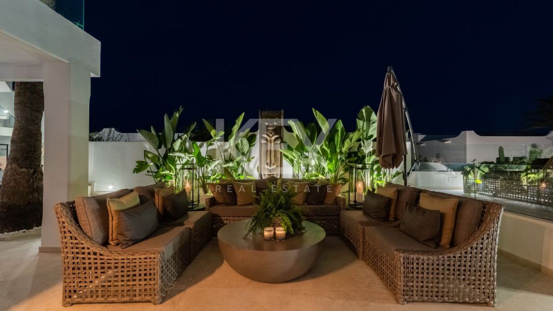 Современный таунхаус с панорамным видом на Золотую Милю Марбельи