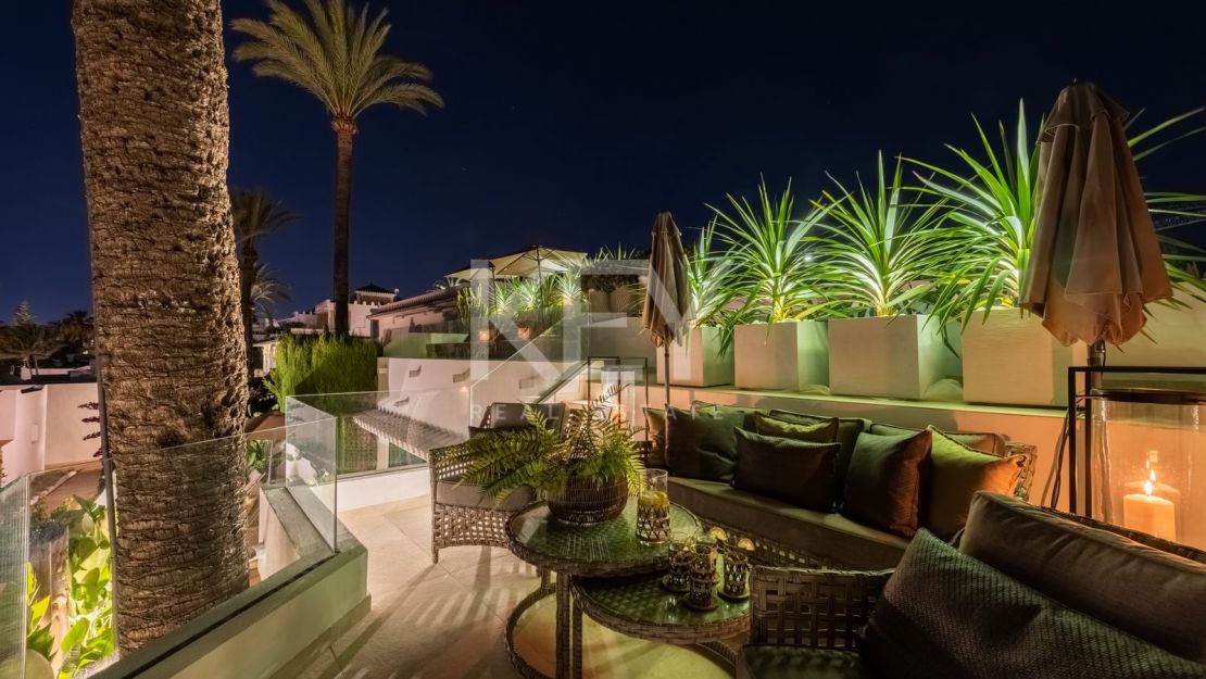 Современный таунхаус с панорамным видом на Золотую Милю Марбельи