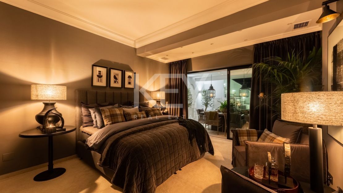 Современный таунхаус с панорамным видом на Золотую Милю Марбельи