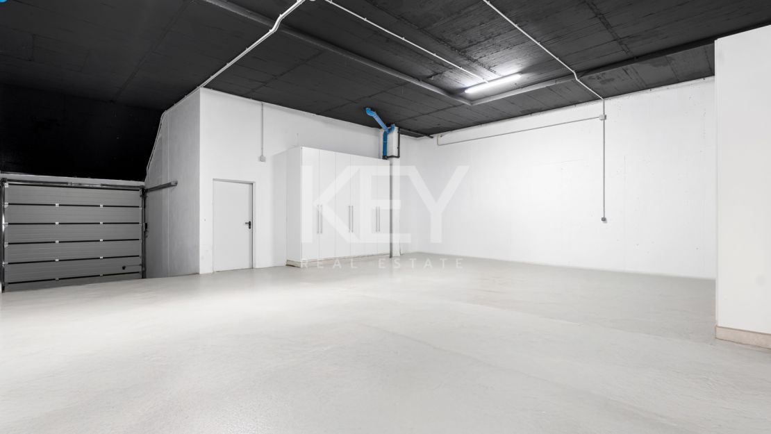 Contemporary semi-detached Villa with panoramic views in Le Blanc, Marbella Golden Mile