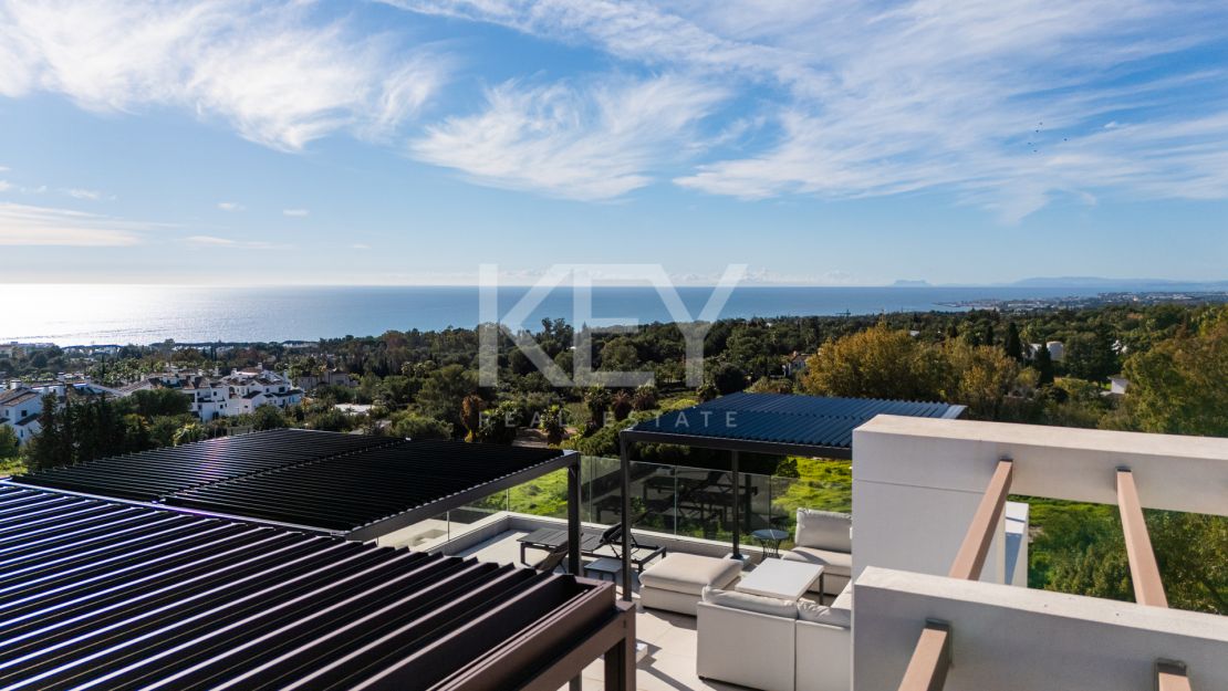 Contemporary semi-detached Villa with panoramic views in Le Blanc, Marbella Golden Mile
