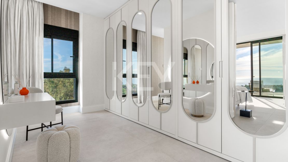 Contemporary semi-detached Villa with panoramic views in Le Blanc, Marbella Golden Mile