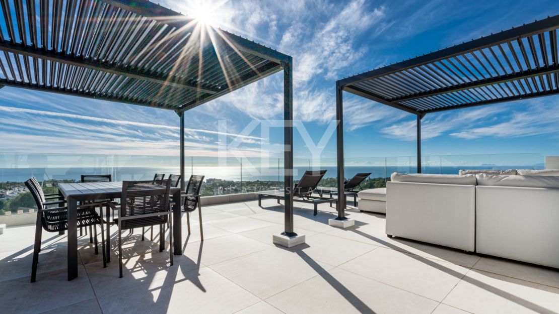 Contemporary semi-detached Villa with panoramic views in Le Blanc, Marbella Golden Mile