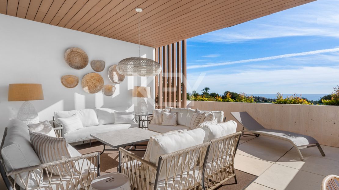Contemporary semi-detached Villa with panoramic views in Le Blanc, Marbella Golden Mile