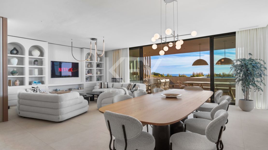 Contemporary semi-detached Villa with panoramic views in Le Blanc, Marbella Golden Mile