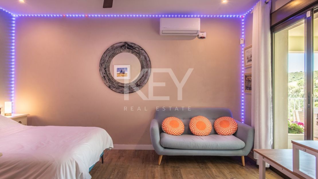 Современная андалузская вилла с панорамным видом в Форест-Хиллс, Эстепона