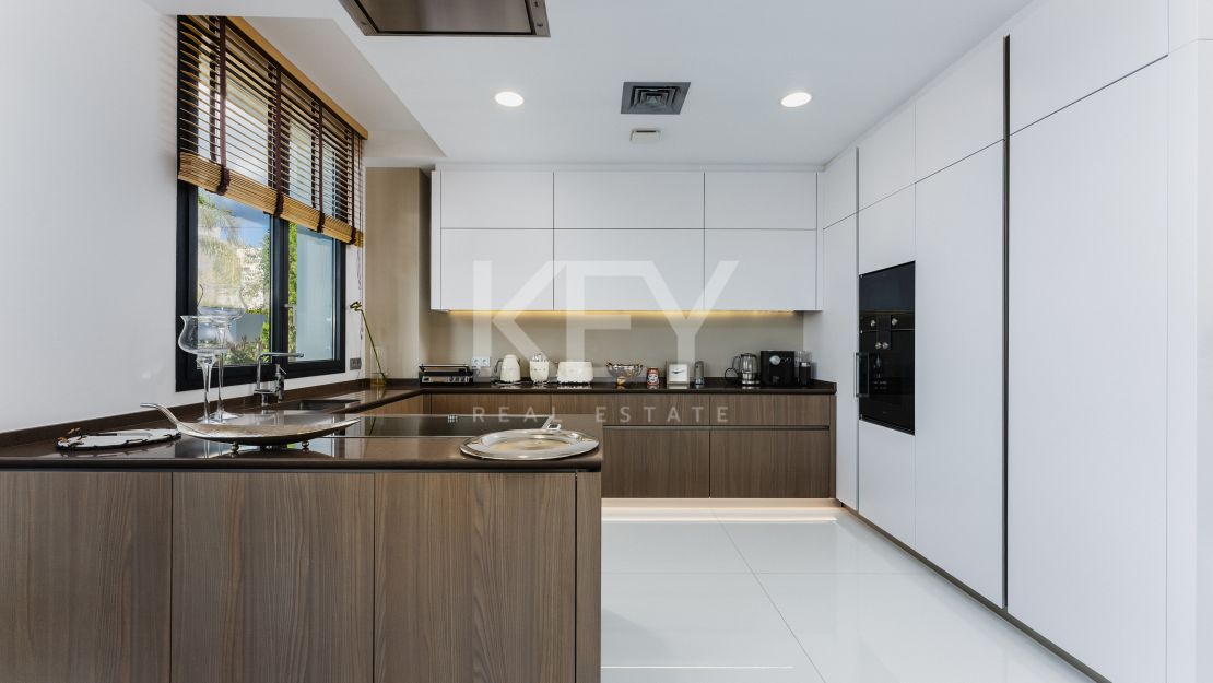 Элегантный дуплекс на первом этаже в La Reserva de Sierra Blanca, Марбелья