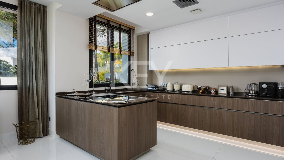 Элегантный дуплекс на первом этаже в La Reserva de Sierra Blanca, Марбелья