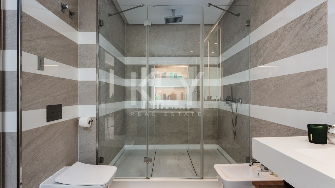 Элегантный дуплекс на первом этаже в La Reserva de Sierra Blanca, Марбелья