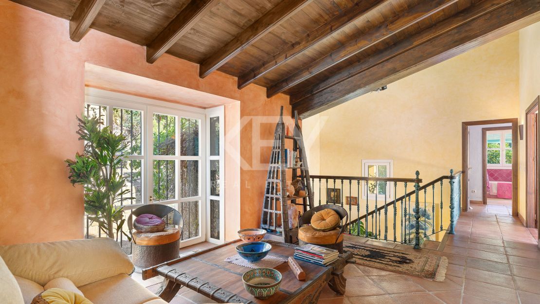 Exquisite Andalusian villa with modern elegance in El Madroñal, Benahavís