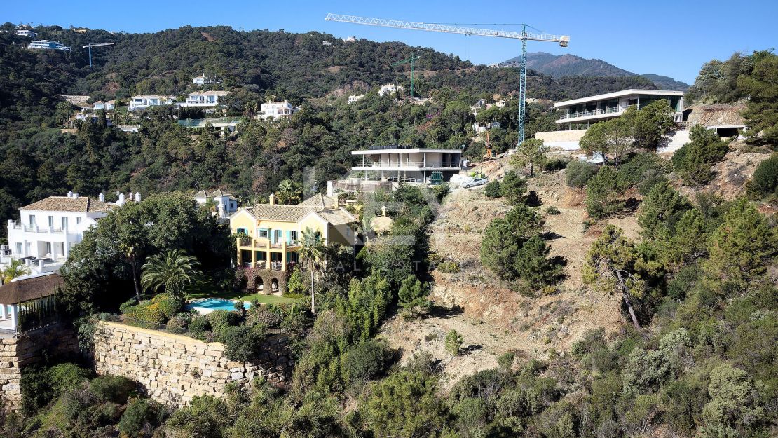 Exquisite Andalusian villa with modern elegance in El Madroñal, Benahavís