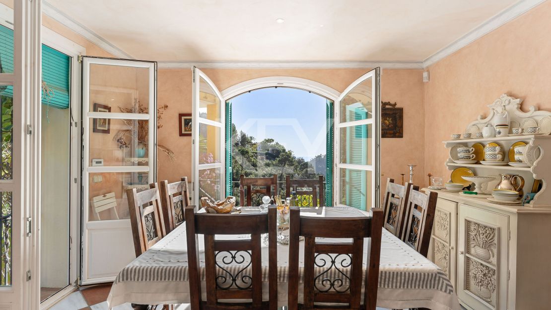 Exquisite Andalusian villa with modern elegance in El Madroñal, Benahavís