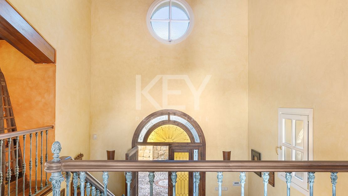 Exquisite Andalusian villa with modern elegance in El Madroñal, Benahavís