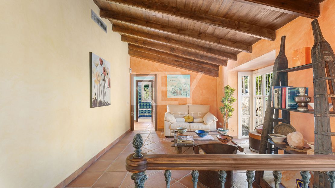 Exquisite Andalusian villa with modern elegance in El Madroñal, Benahavís