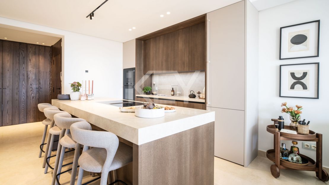 Роскошный пентхаус с панорамным видом на море и горы в Ла Кинта, Бенахавис