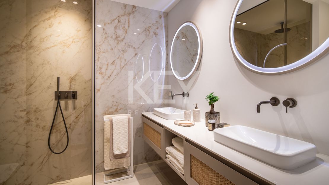 Роскошный пентхаус с панорамным видом на море и горы в Ла Кинта, Бенахавис