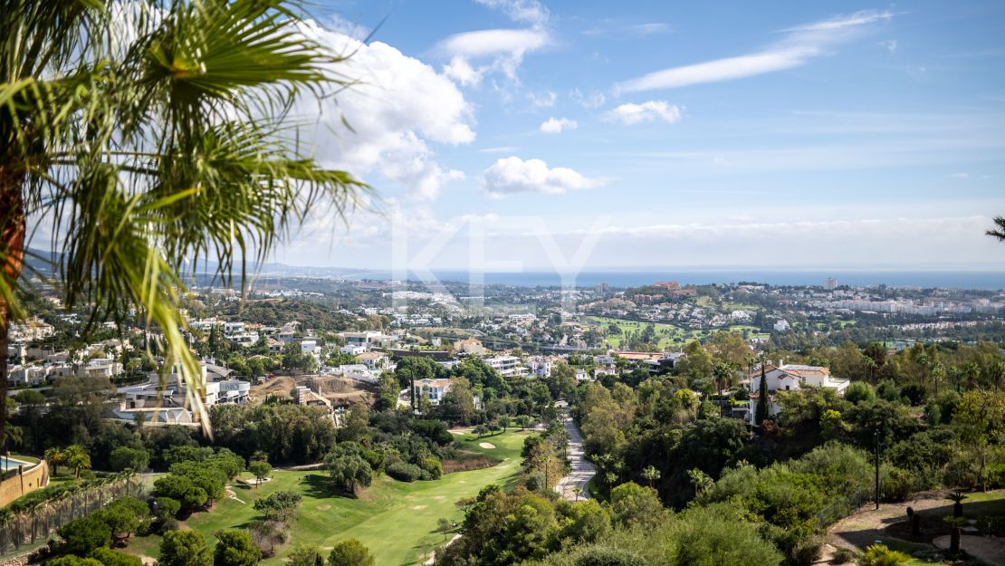 Роскошный пентхаус с панорамным видом на море и горы в Ла Кинта, Бенахавис