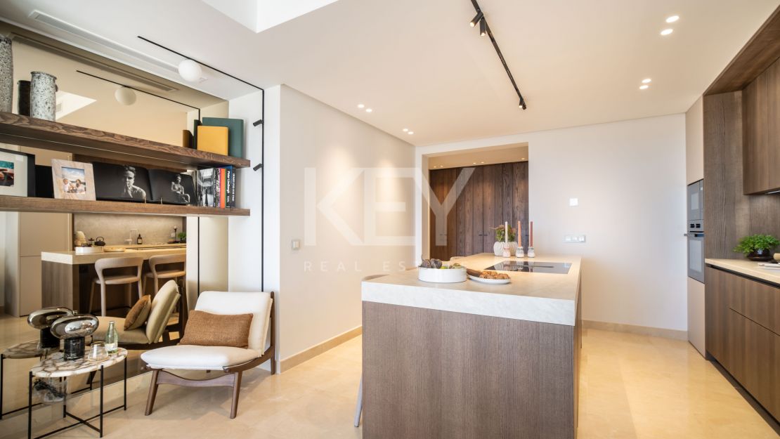 Роскошный пентхаус с панорамным видом на море и горы в Ла Кинта, Бенахавис