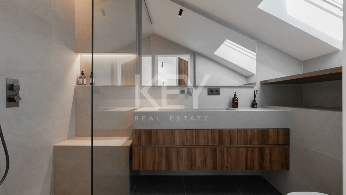 Красивый двухуровневый пентхаус в самом сердце Новой Андалусии