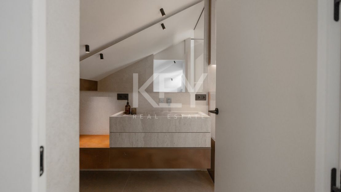 Красивый двухуровневый пентхаус в самом сердце Новой Андалусии