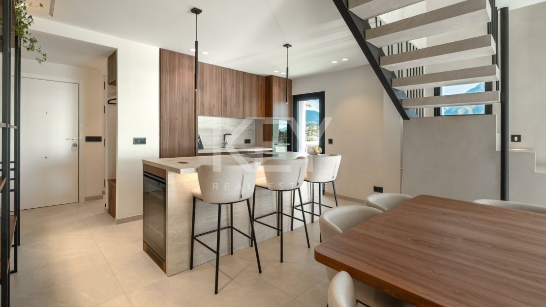 Красивый двухуровневый пентхаус в самом сердце Новой Андалусии