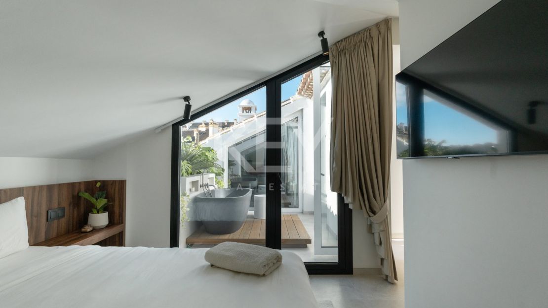 Красивый двухуровневый пентхаус в самом сердце Новой Андалусии