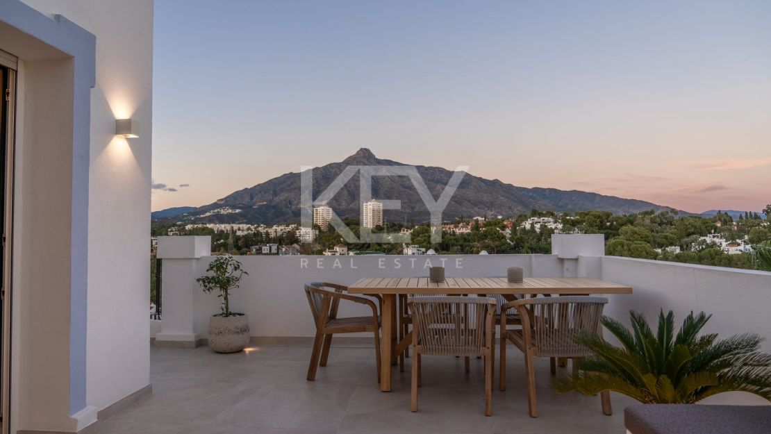 Красивый двухуровневый пентхаус в самом сердце Новой Андалусии