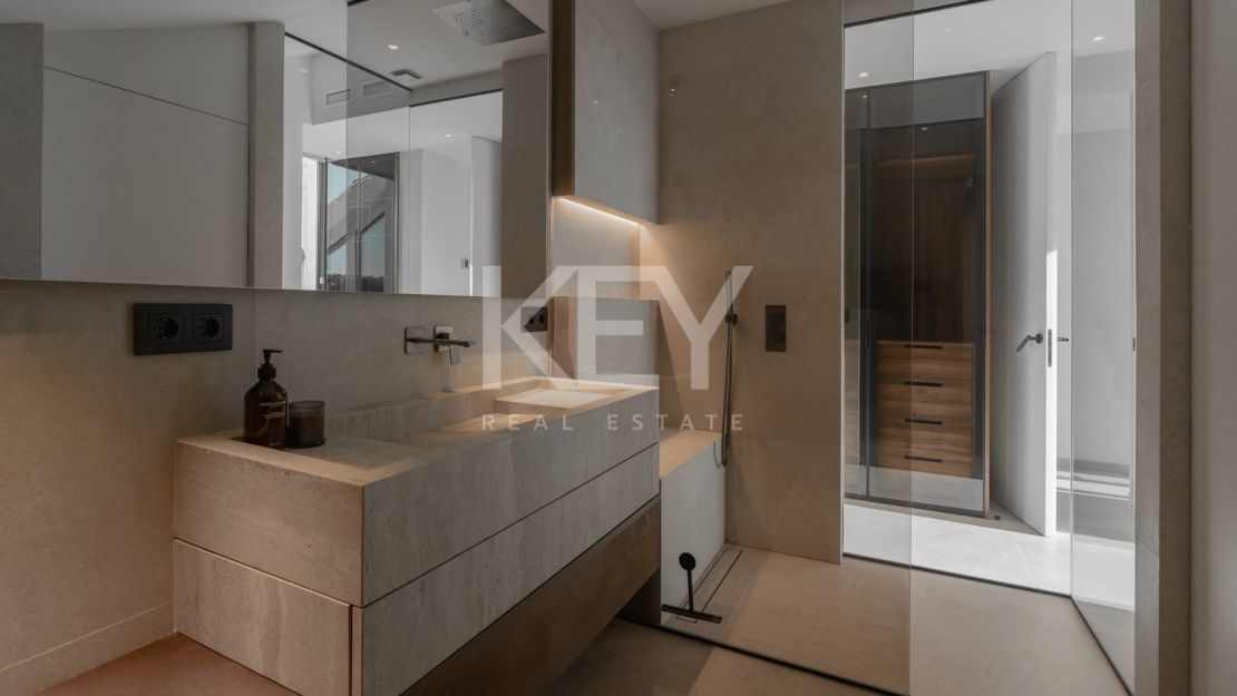 Красивый двухуровневый пентхаус в самом сердце Новой Андалусии