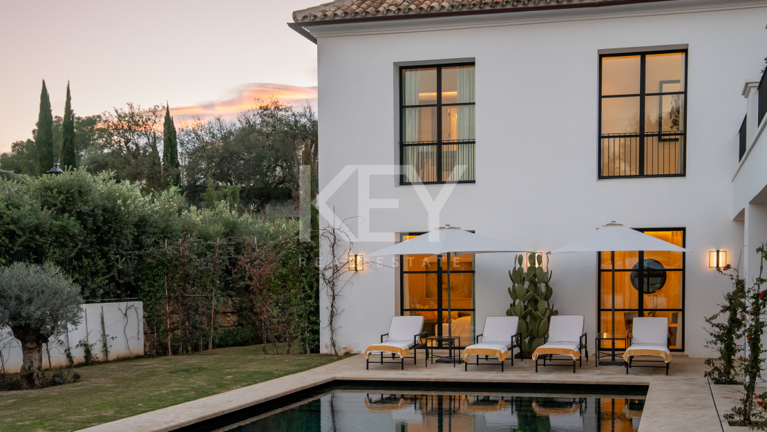 Роскошная вилла с 6 спальнями в Каскада-де-Камохан, Золотая Миля Марбельи