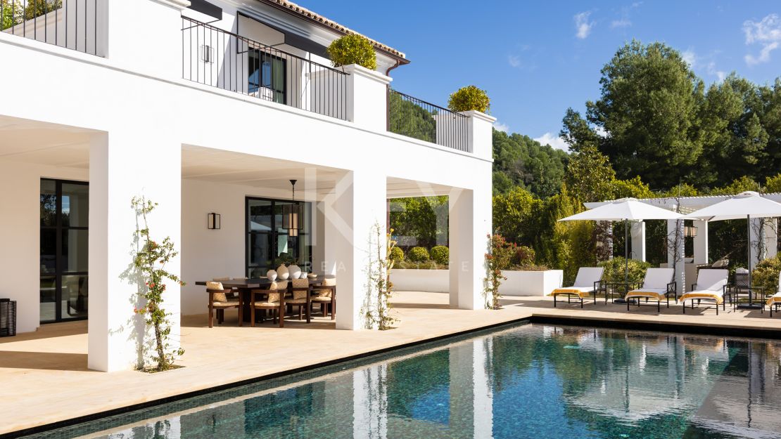 Роскошная вилла с 6 спальнями в Каскада-де-Камохан, Золотая Миля Марбельи