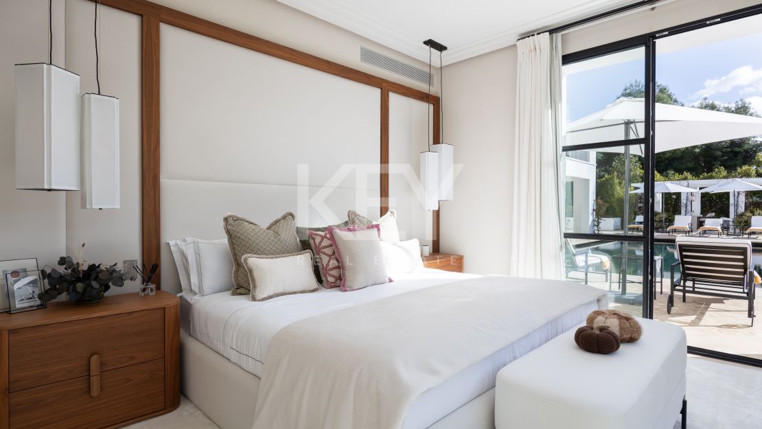 Роскошная вилла с 6 спальнями в Каскада-де-Камохан, Золотая Миля Марбельи