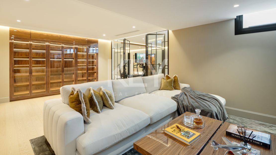 Роскошная вилла с 6 спальнями в Каскада-де-Камохан, Золотая Миля Марбельи