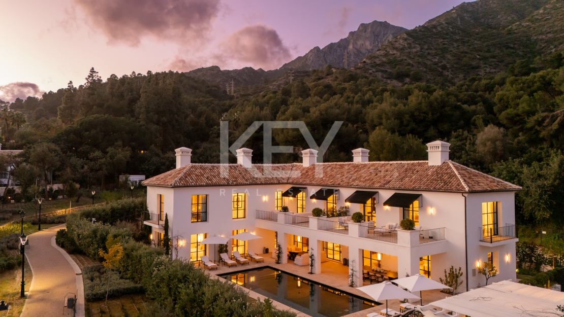 Роскошная вилла с 6 спальнями в Каскада-де-Камохан, Золотая Миля Марбельи