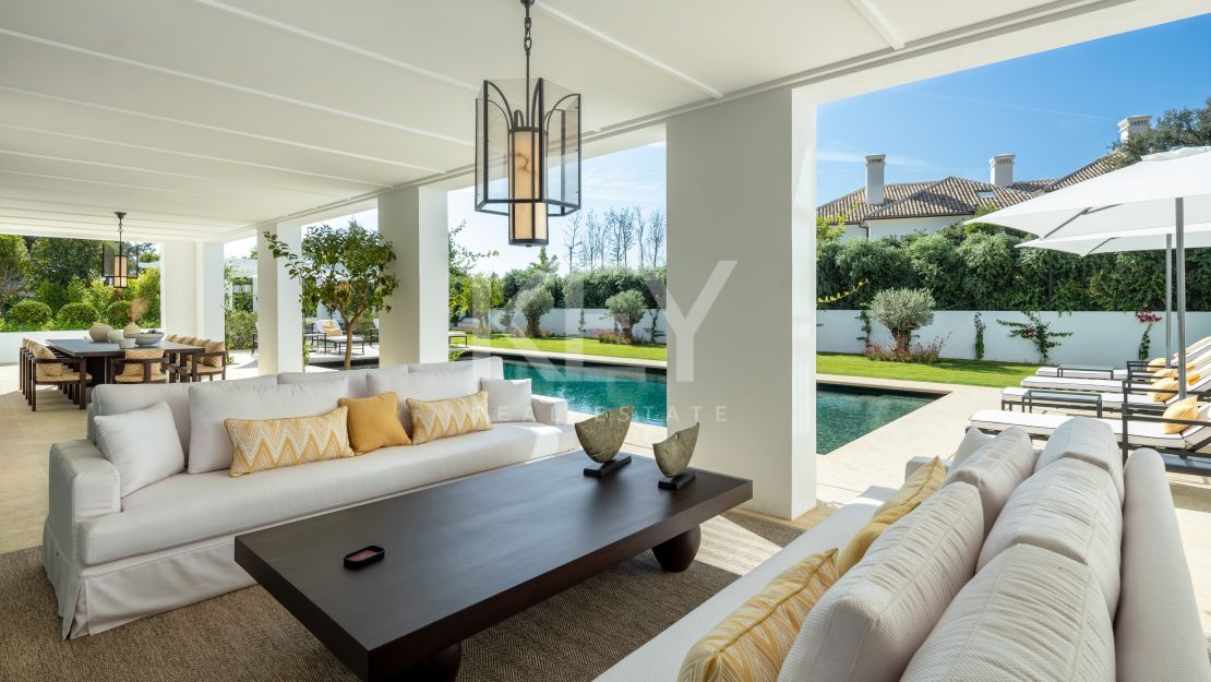 Роскошная вилла с 6 спальнями в Каскада-де-Камохан, Золотая Миля Марбельи