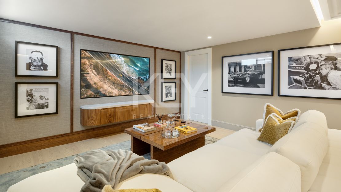 Роскошная вилла с 6 спальнями в Каскада-де-Камохан, Золотая Миля Марбельи