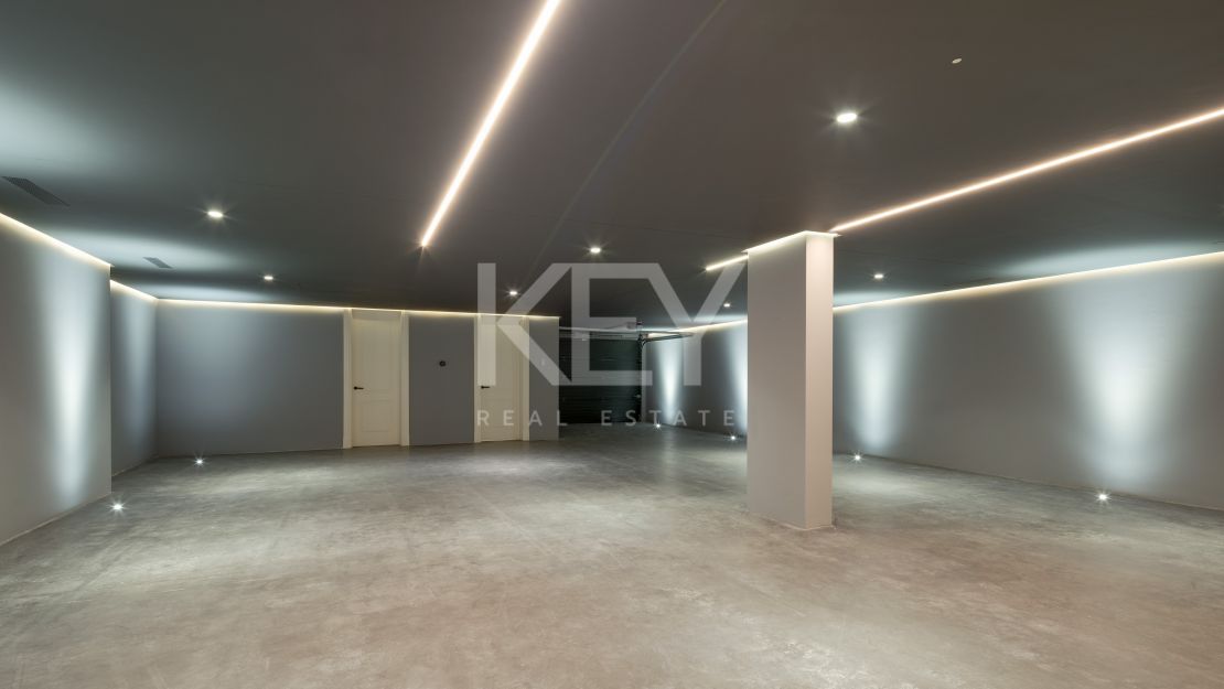 Роскошная вилла с 6 спальнями в Каскада-де-Камохан, Золотая Миля Марбельи