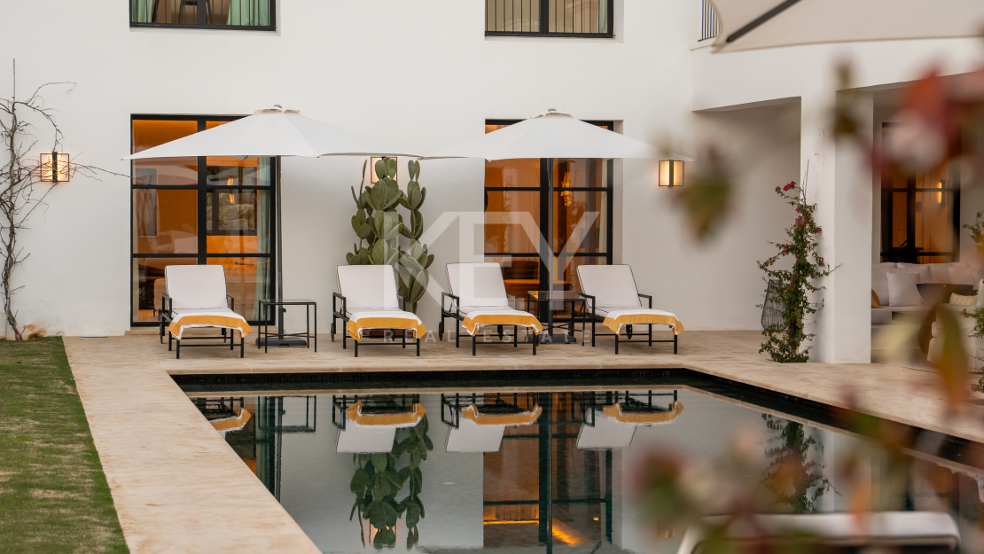 Роскошная вилла с 6 спальнями в Каскада-де-Камохан, Золотая Миля Марбельи