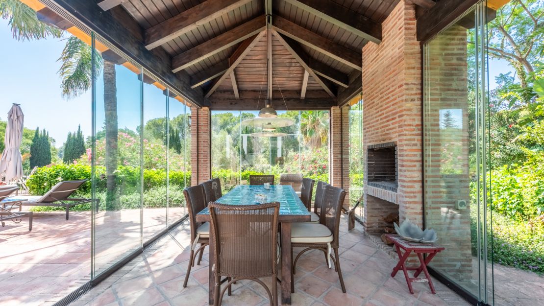 4-комнатная вилла в андалузском стиле в Эль Параисо Медио, Эстепона