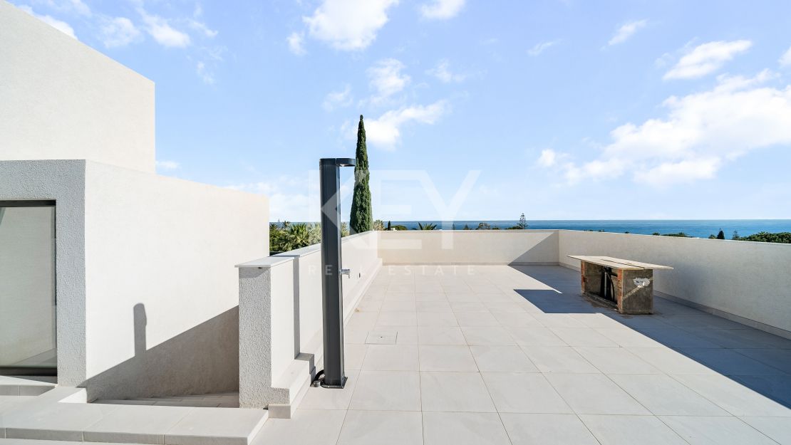 Contemporary style villa at only 350 meters from the beach in Marbesa, East Marbella