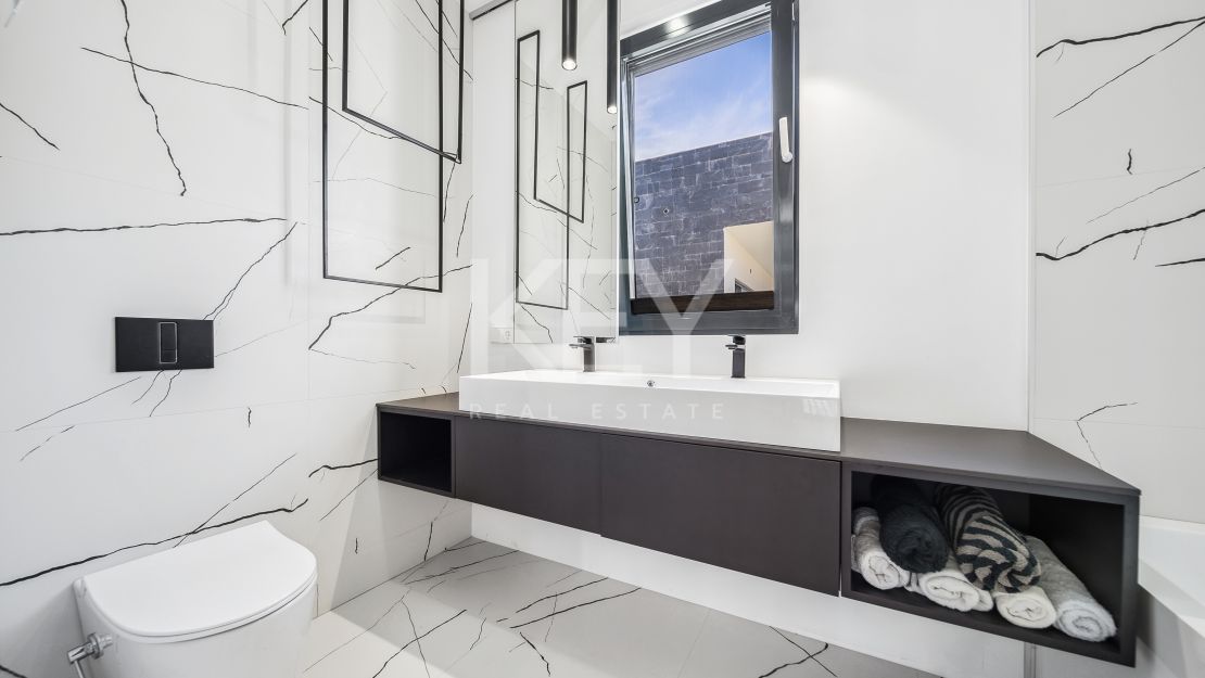 Contemporary style villa at only 350 meters from the beach in Marbesa, East Marbella