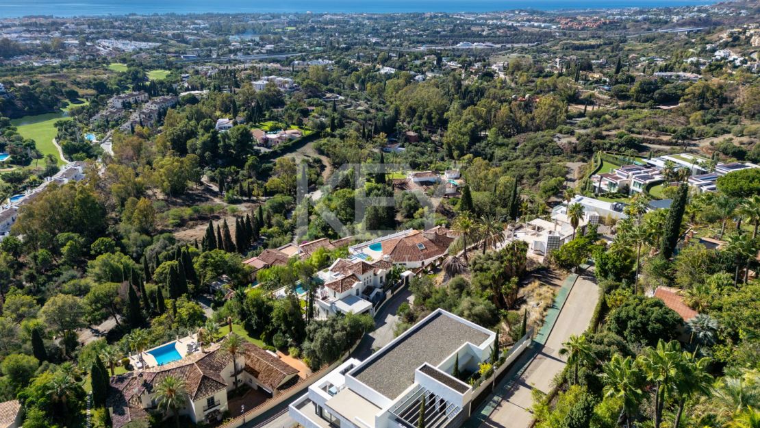 Захватывающий вид на море вилла в Эль Херрохо, Бенахавис