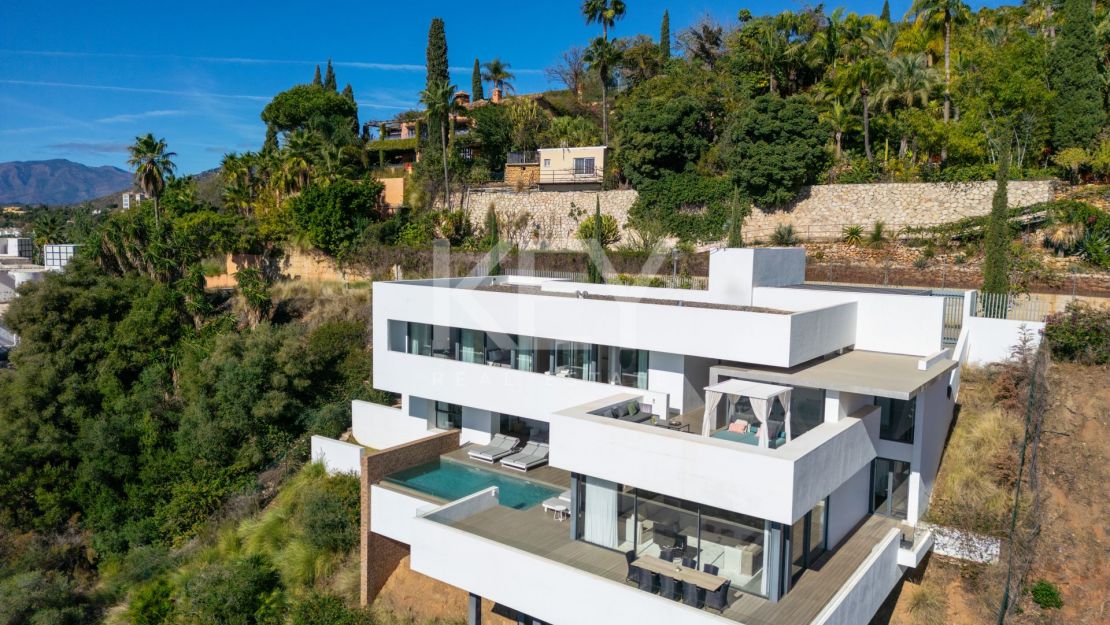 Захватывающий вид на море вилла в Эль Херрохо, Бенахавис