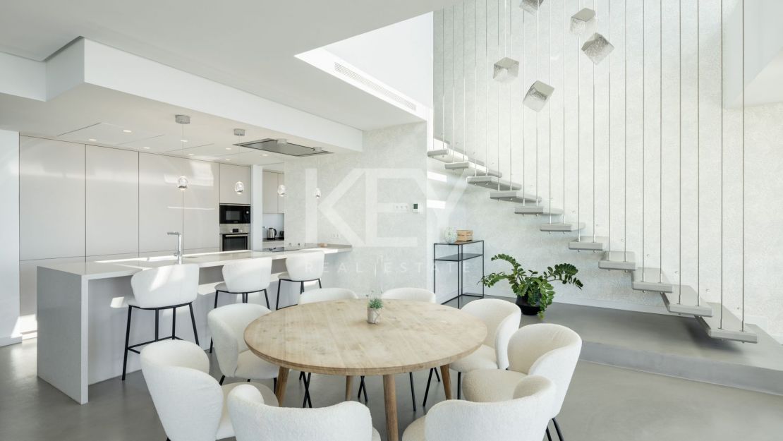 Захватывающий вид на море вилла в Эль Херрохо, Бенахавис