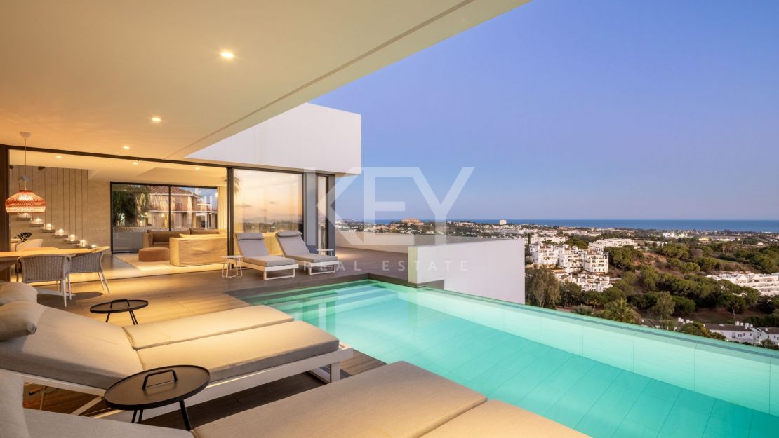 Захватывающий вид на море вилла в Эль Херрохо, Бенахавис