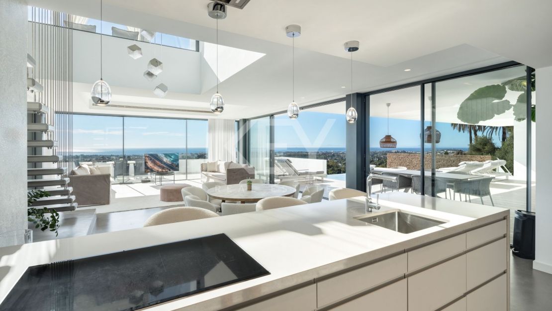 Захватывающий вид на море вилла в Эль Херрохо, Бенахавис