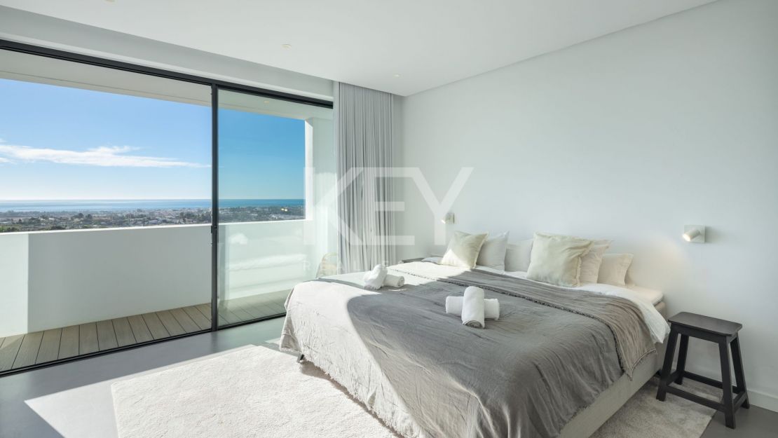 Захватывающий вид на море вилла в Эль Херрохо, Бенахавис