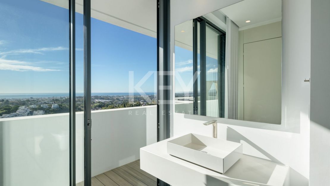 Захватывающий вид на море вилла в Эль Херрохо, Бенахавис