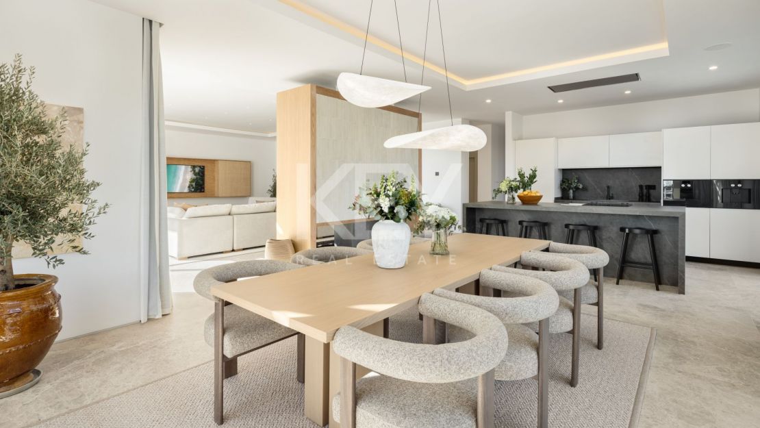 Villa de golf en primera línea con spa, cine y vistas panorámicas en Aloha, Nueva Andalucía