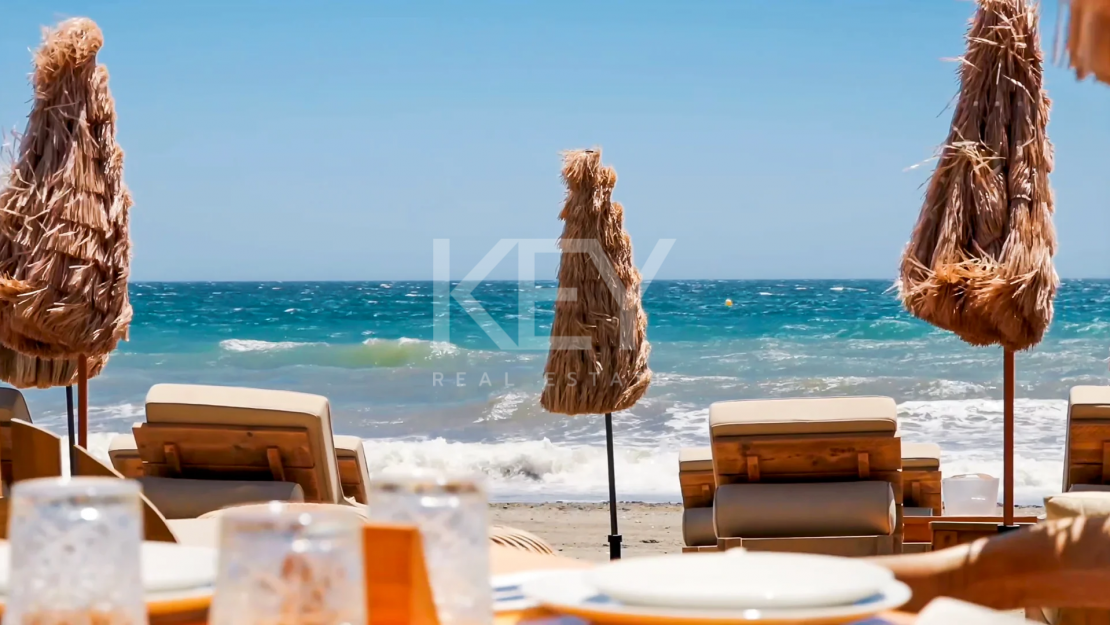 Villa de golf en primera línea con spa, cine y vistas panorámicas en Aloha, Nueva Andalucía